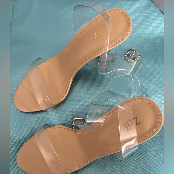 ZriEy Women's Clear Heels Chunky Block Mid High Heeled Sandals size 7. - Picture 5 of 7